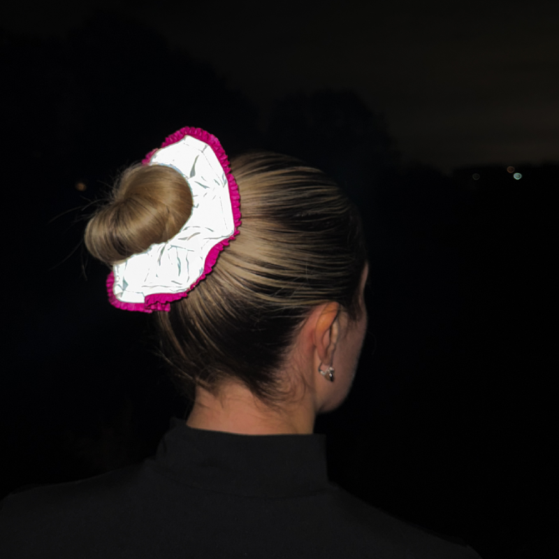 reflective scrunchine - hot pink