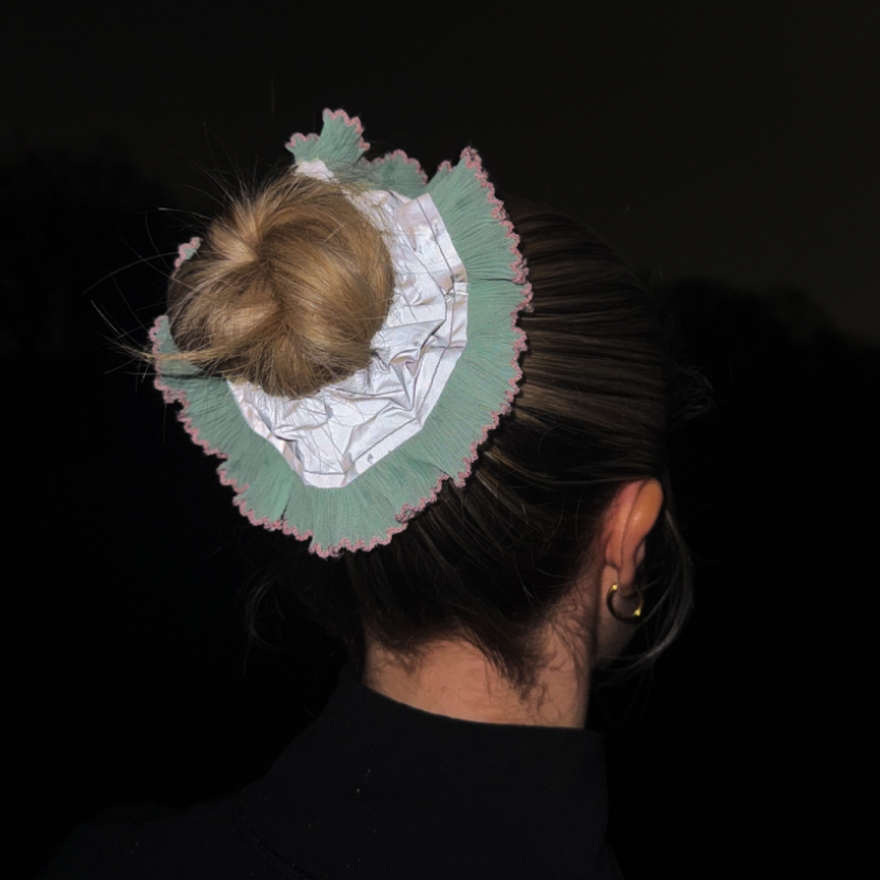 reflective scrunchie - mint w/ pink tip