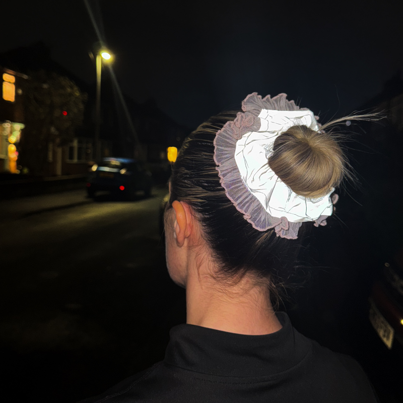reflective scrunchie - pink